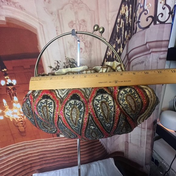 Vintage Exquisite One of a Kind Beaded Handbag, crossbody chain, Metal handle - Picture 6 of 14